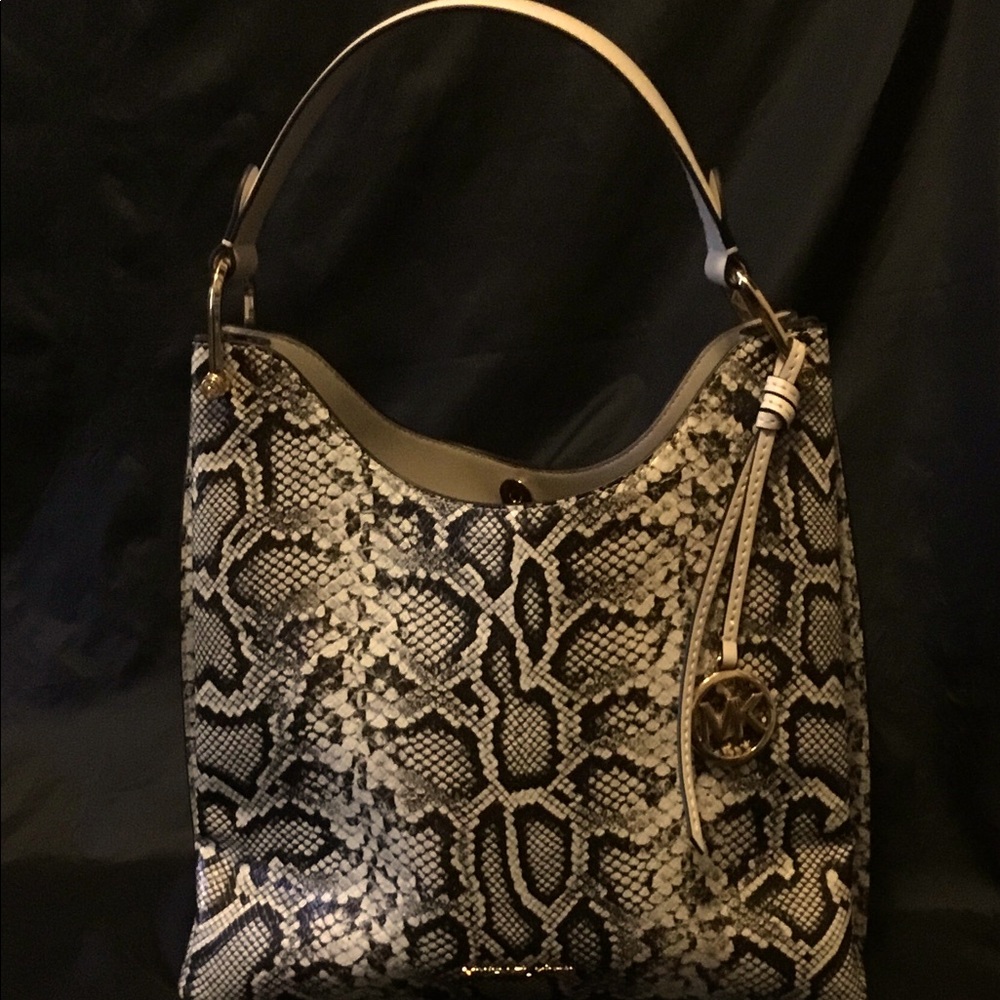 Michael kors shoulder bag